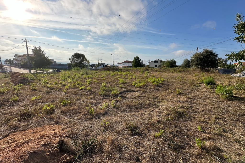 petite-palace-terreno-imovel-leiria-gandara-imobiliario-real-estate